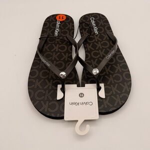 Calvin Klein NWOT Logo Print Flip Flop Sandals Women’s Size 11